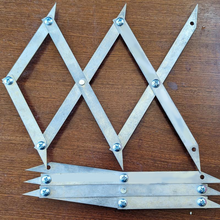 Load image into Gallery viewer, 3-Point Center Finder for Precise Measurements