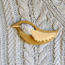 Load image into Gallery viewer, Brooch Pin with Wooden Animal Pattern