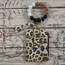 Load image into Gallery viewer, 💖 Fashionable Silicone Keychain Wallet