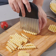 Load image into Gallery viewer, Spike Wavy Potato Knife