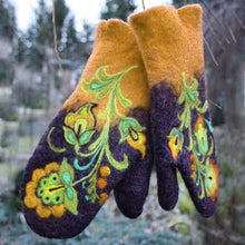 Load image into Gallery viewer, Christmas Flower Embroidery Mittens
