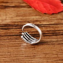 Load image into Gallery viewer, Vintage Simple Hand Ring