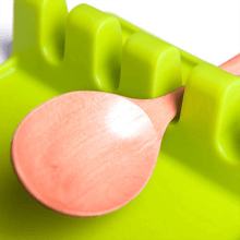 Load image into Gallery viewer, Hirundo Silicone Kitchen Utensil Rest